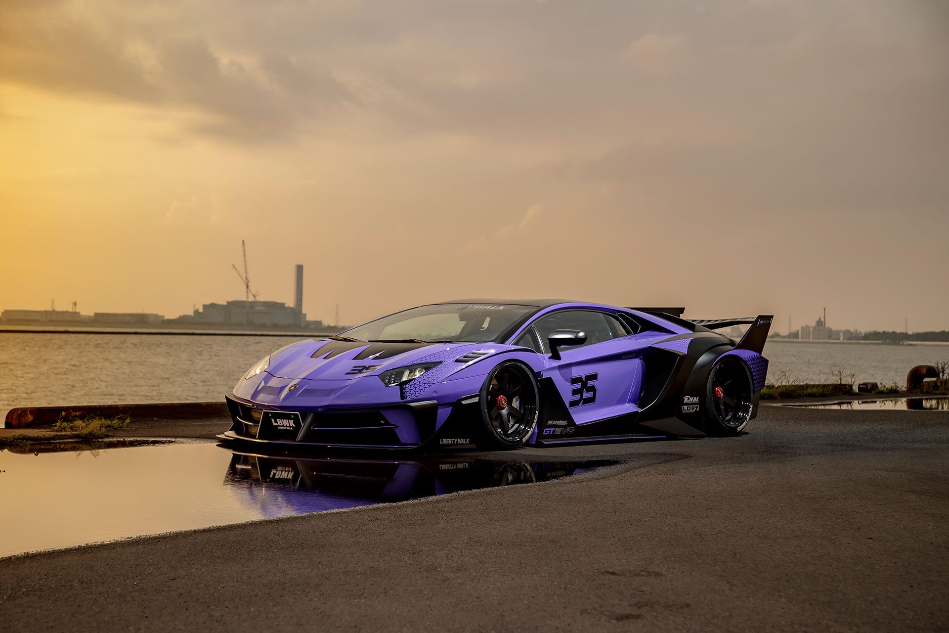 LB-Silhouette WORKS AVENTADOR GT Evo