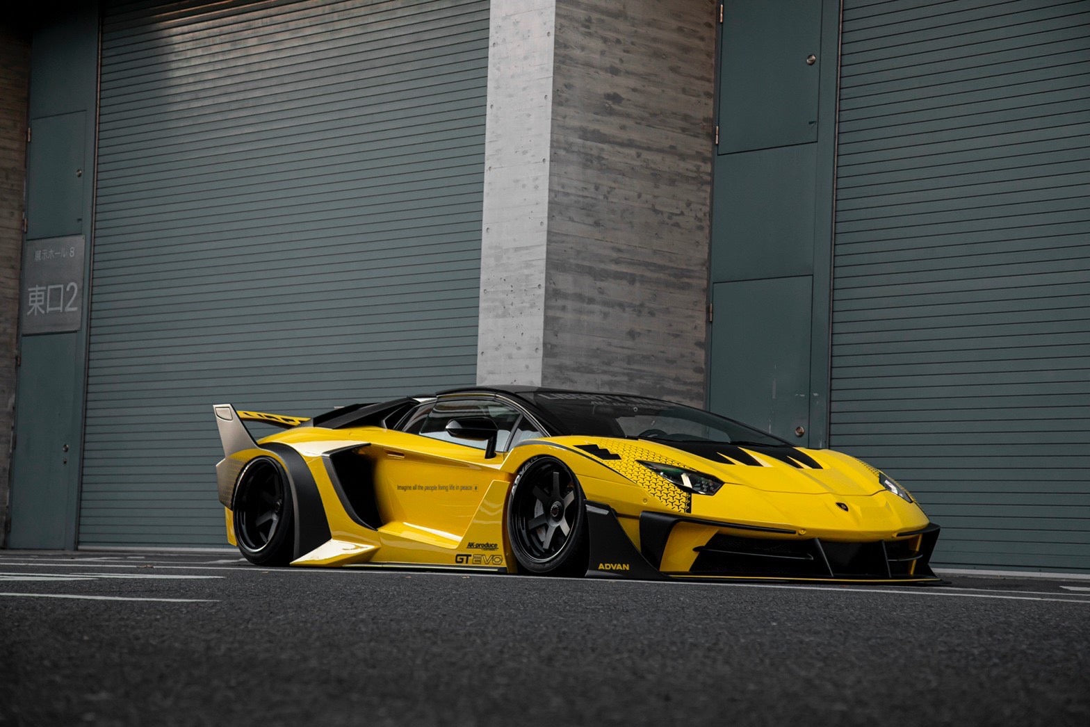 LB-Silhouette WORKS AVENTADOR GT Evo