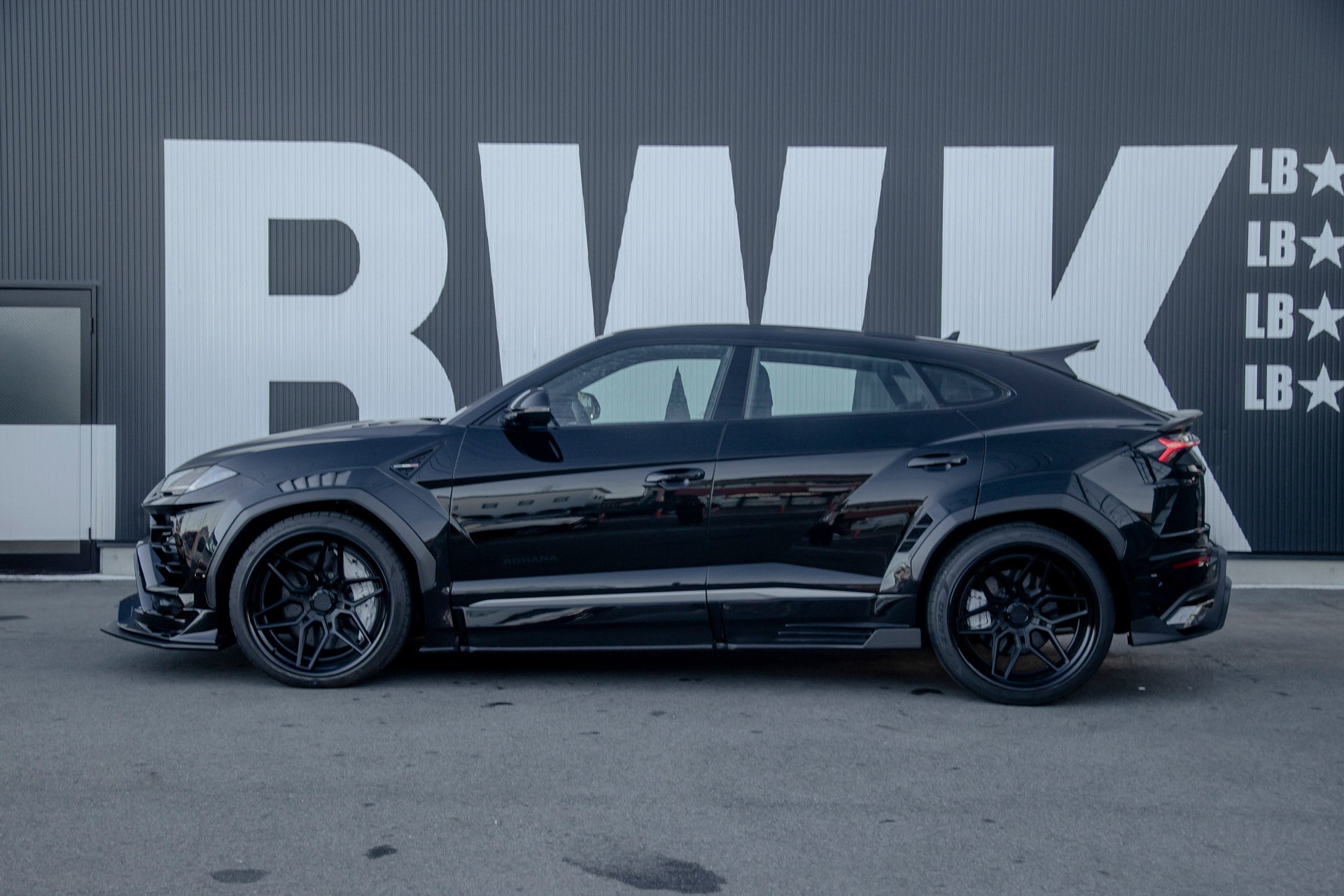 LB-WORKS Lamborghini URUS