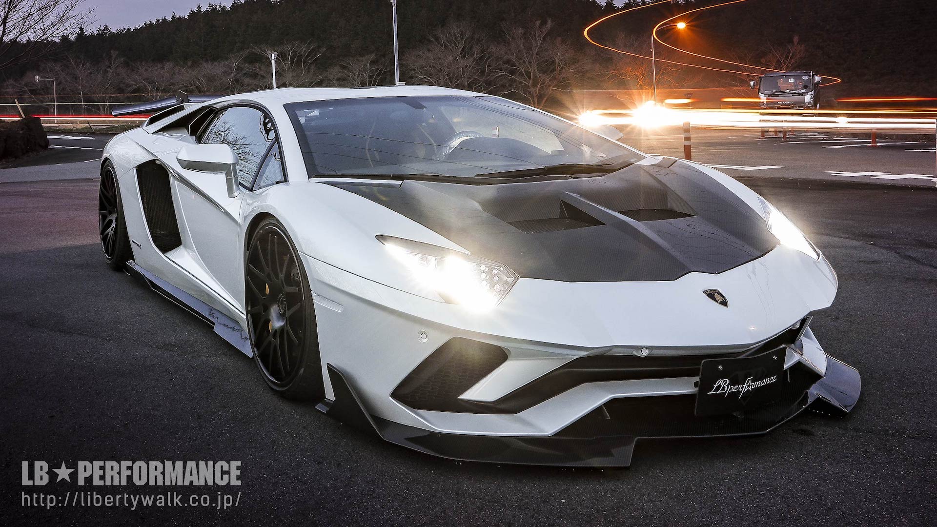 LB★PERFORMANCE Lamborghini AVENTADOR S