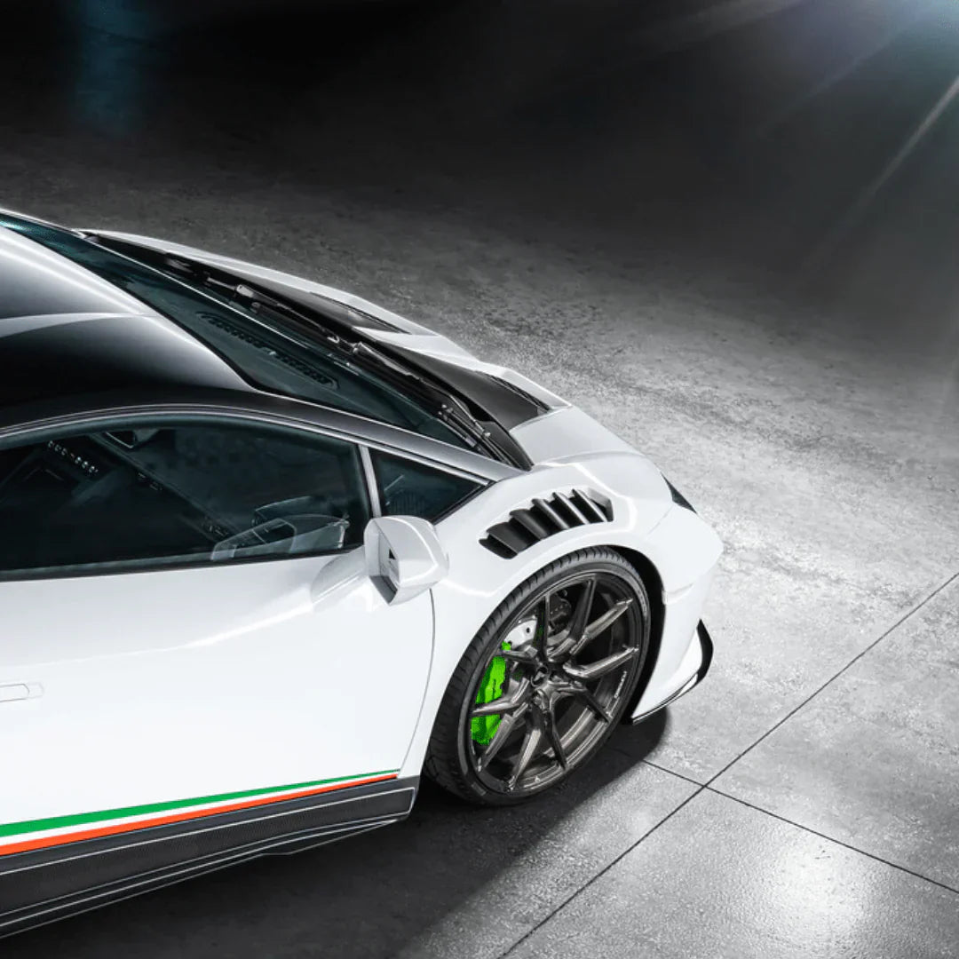 LAMBORGHINI HURACAN NOVARA EDIZIONE AERO FRONT FENDERS W/INTEGRATED VENTS AND SPLASH SHIELDS (2X2 GLOSS CARBON) - [The Exotic Hub]