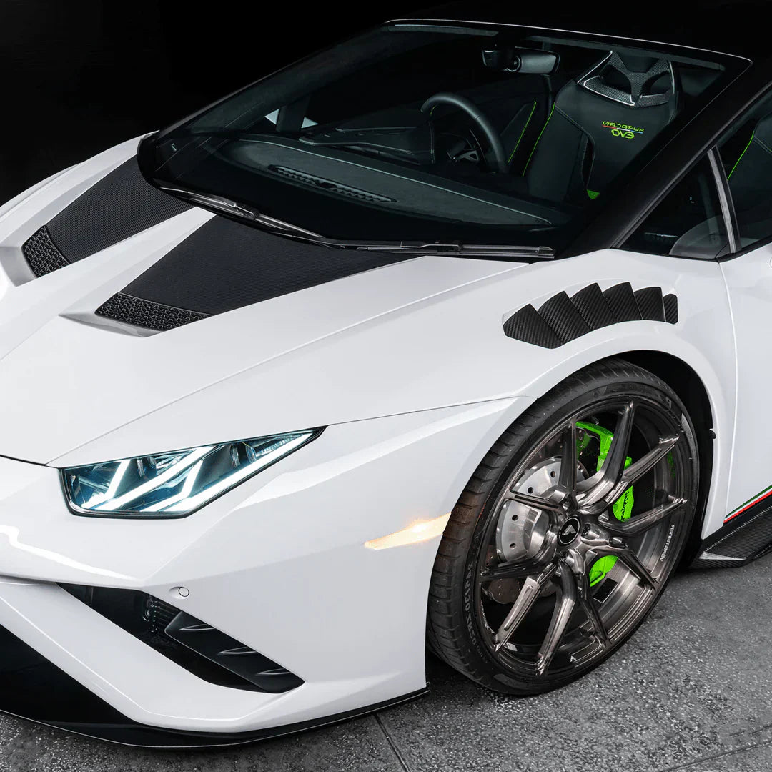 LAMBORGHINI HURACAN NOVARA EDIZIONE AERO FRONT FENDERS W/INTEGRATED VENTS AND SPLASH SHIELDS (2X2 GLOSS CARBON) - [The Exotic Hub]