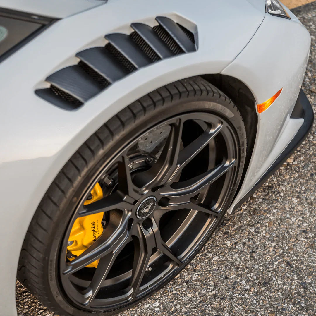 LAMBORGHINI HURACAN NOVARA EDIZIONE AERO FRONT FENDERS W/INTEGRATED VENTS AND SPLASH SHIELDS (2X2 GLOSS CARBON) - [The Exotic Hub]