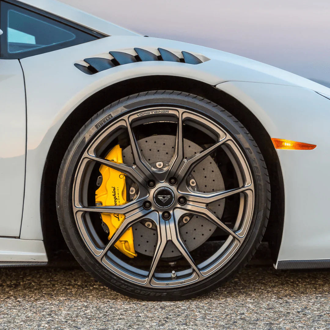 LAMBORGHINI HURACAN NOVARA EDIZIONE AERO FRONT FENDERS W/INTEGRATED VENTS AND SPLASH SHIELDS (2X2 GLOSS CARBON) - [The Exotic Hub]